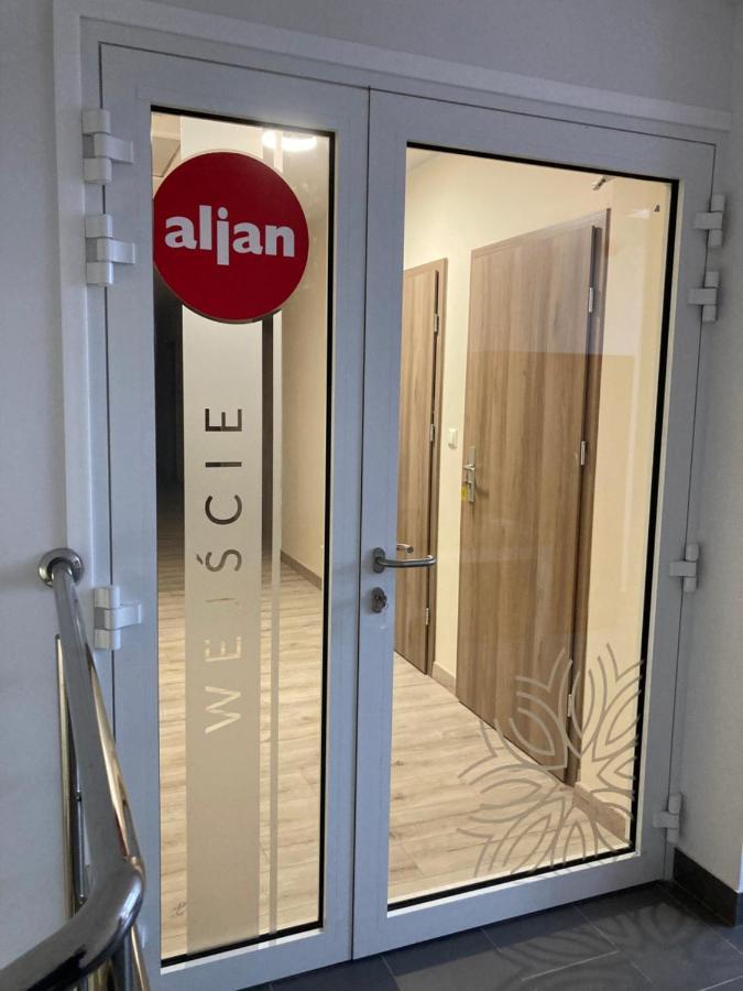 Hotel Aljan Wiazownica エクステリア 写真